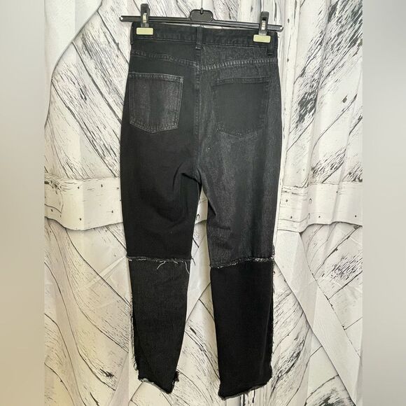 SHEIN High-Waisted Frayed Seam Mom Jeans Black Size S - Picture 2 of 5